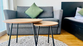 Cozy studio apartment 6 mins by Train to Airport